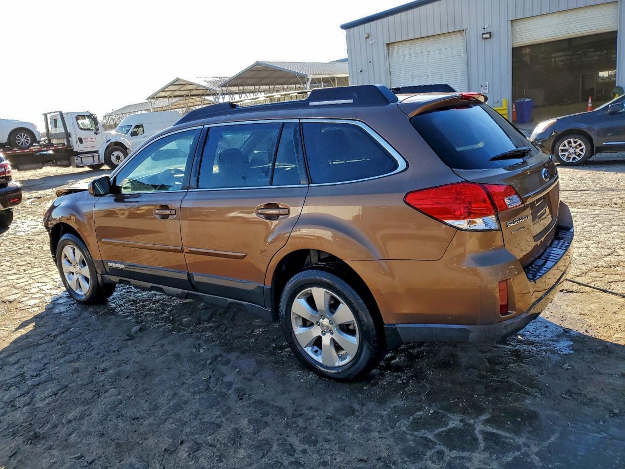 2011 Subaru Outback 2.5I Premium - Image 2