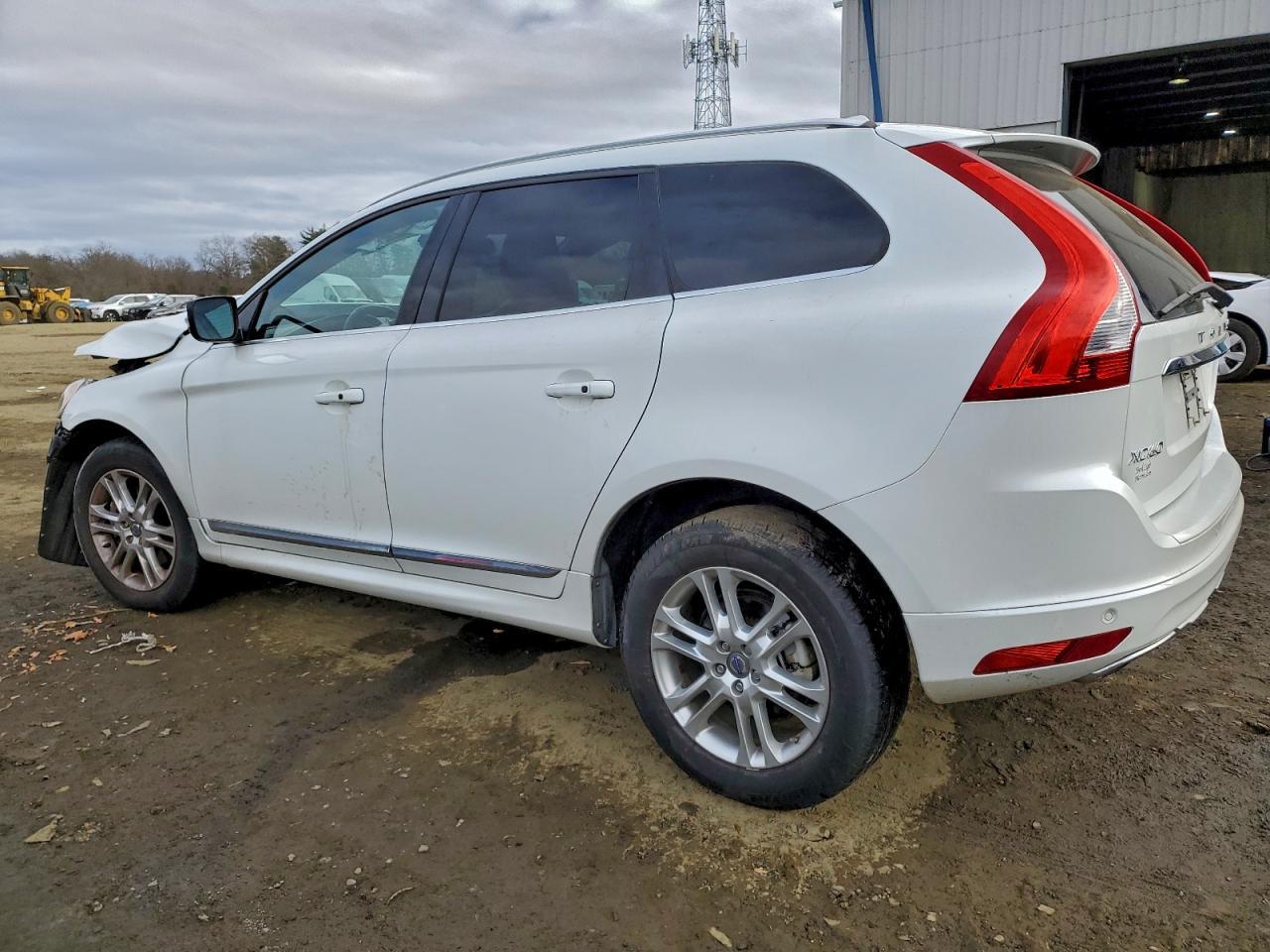 2014 Volvo Xc60 3.2 - Image 2
