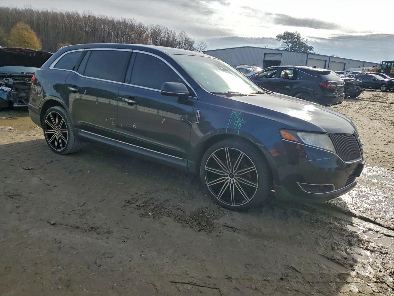 2014 Lincoln Mkt - Фото 4