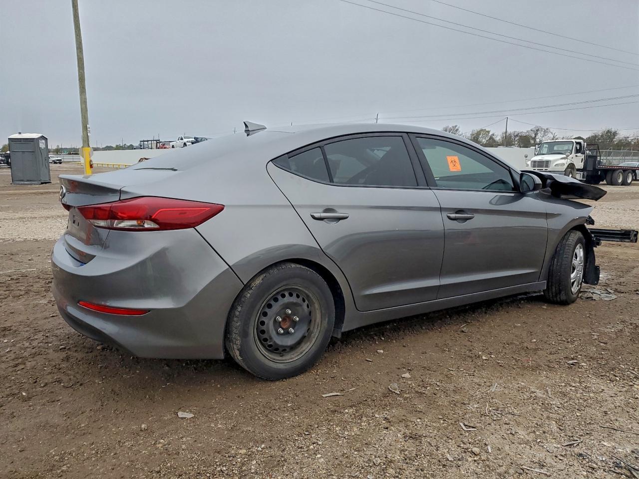 2018 Hyundai Elantra Se - Image 3