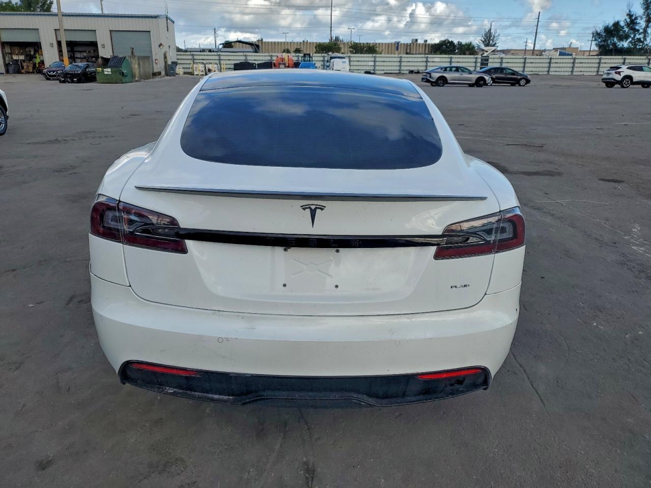 2022 Tesla Model S - Фото 6