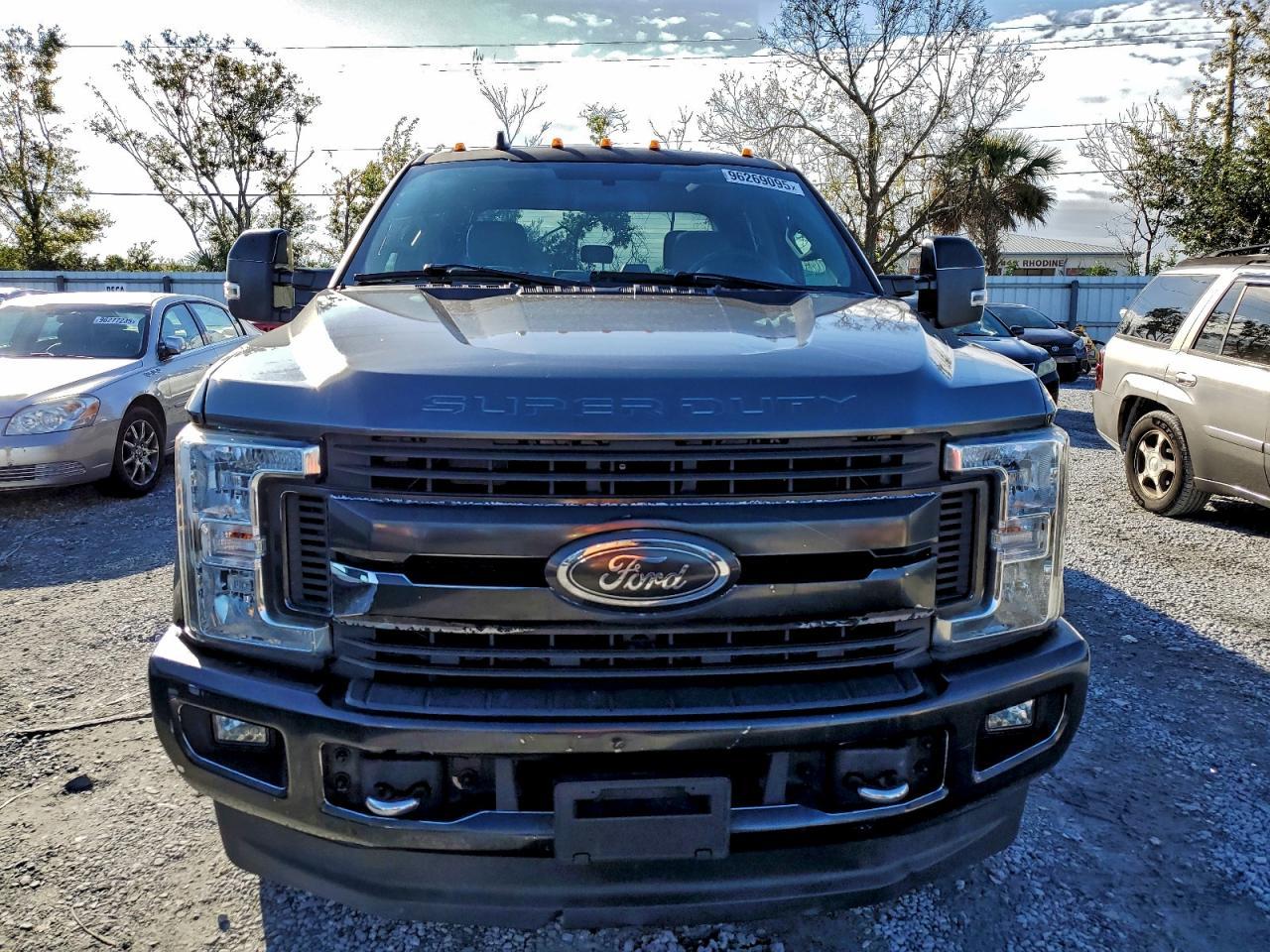 2019 Ford F250 Super Duty - Фото 5