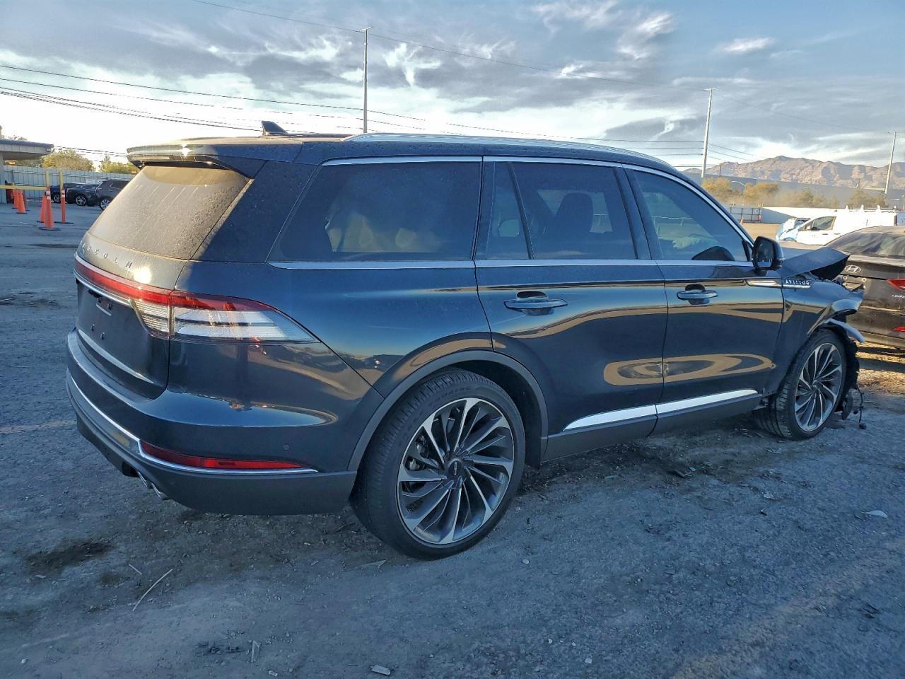 2023 Lincoln Aviator Reserve - Фото 3