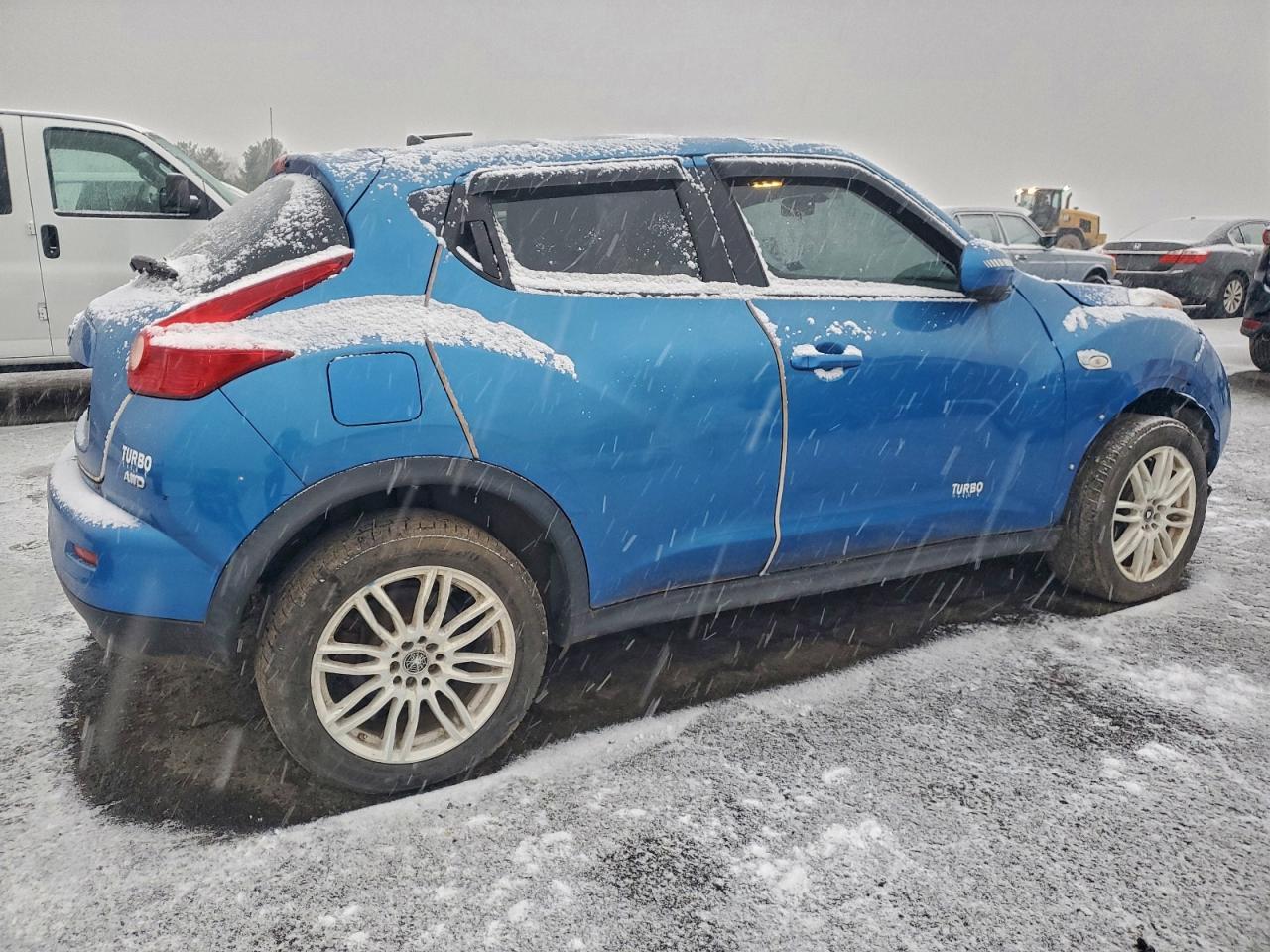 2011 Nissan Juke S - Фото 3