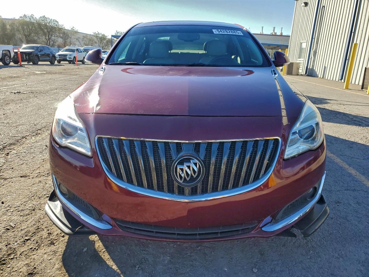 2017 Buick Regal Sport Touring - Image 5