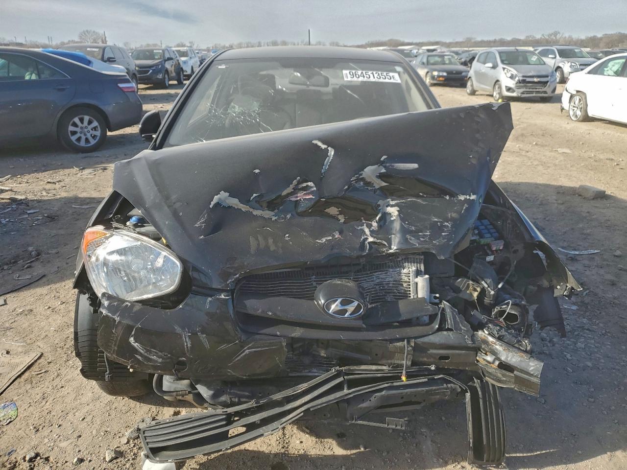 2010 Hyundai Accent Blue - Image 5