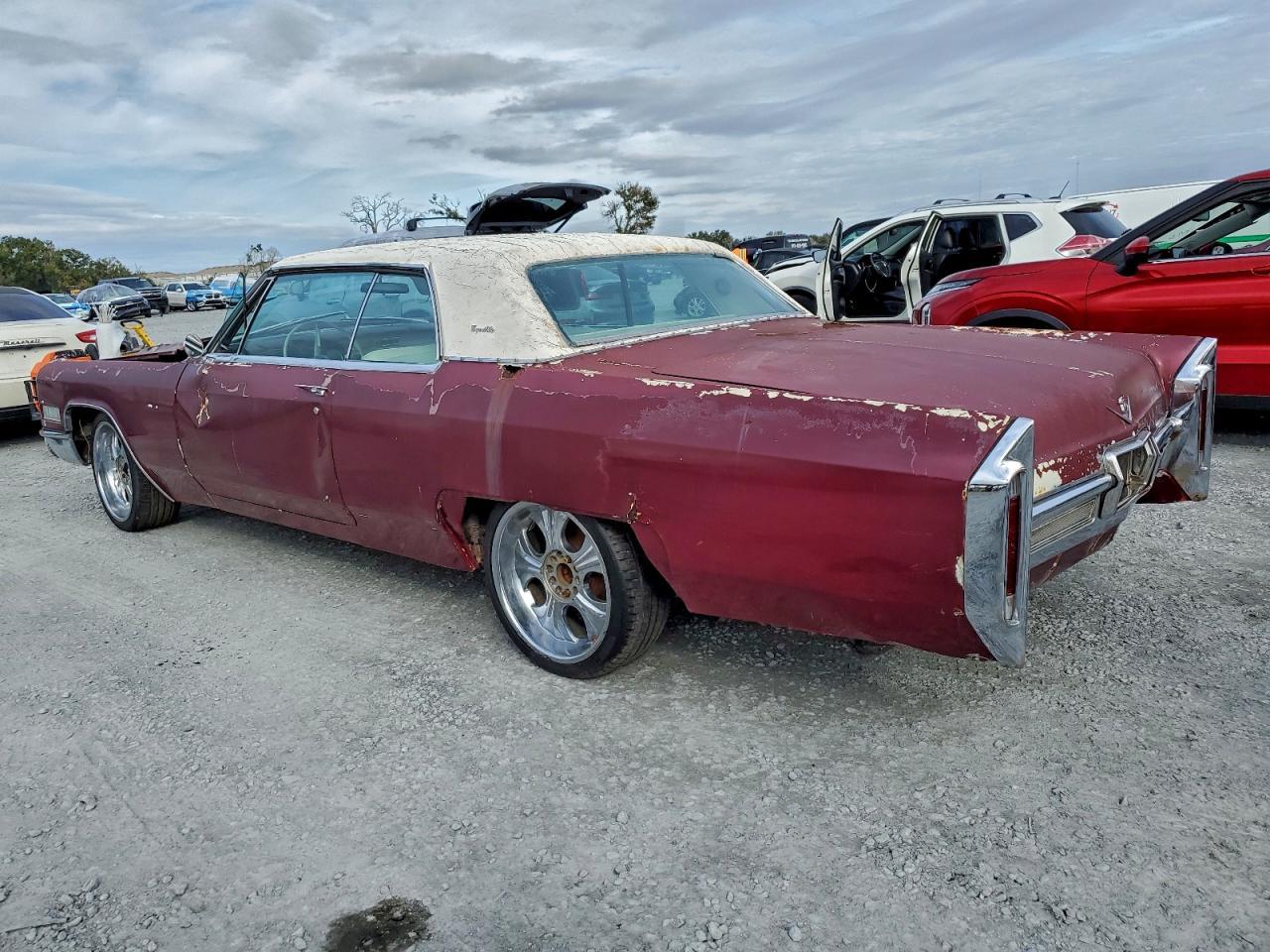 1966 Cadillac Deville - Фото 2