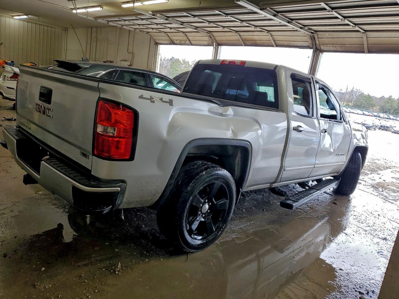 2015 GMC Sierra K1500 - Image 3