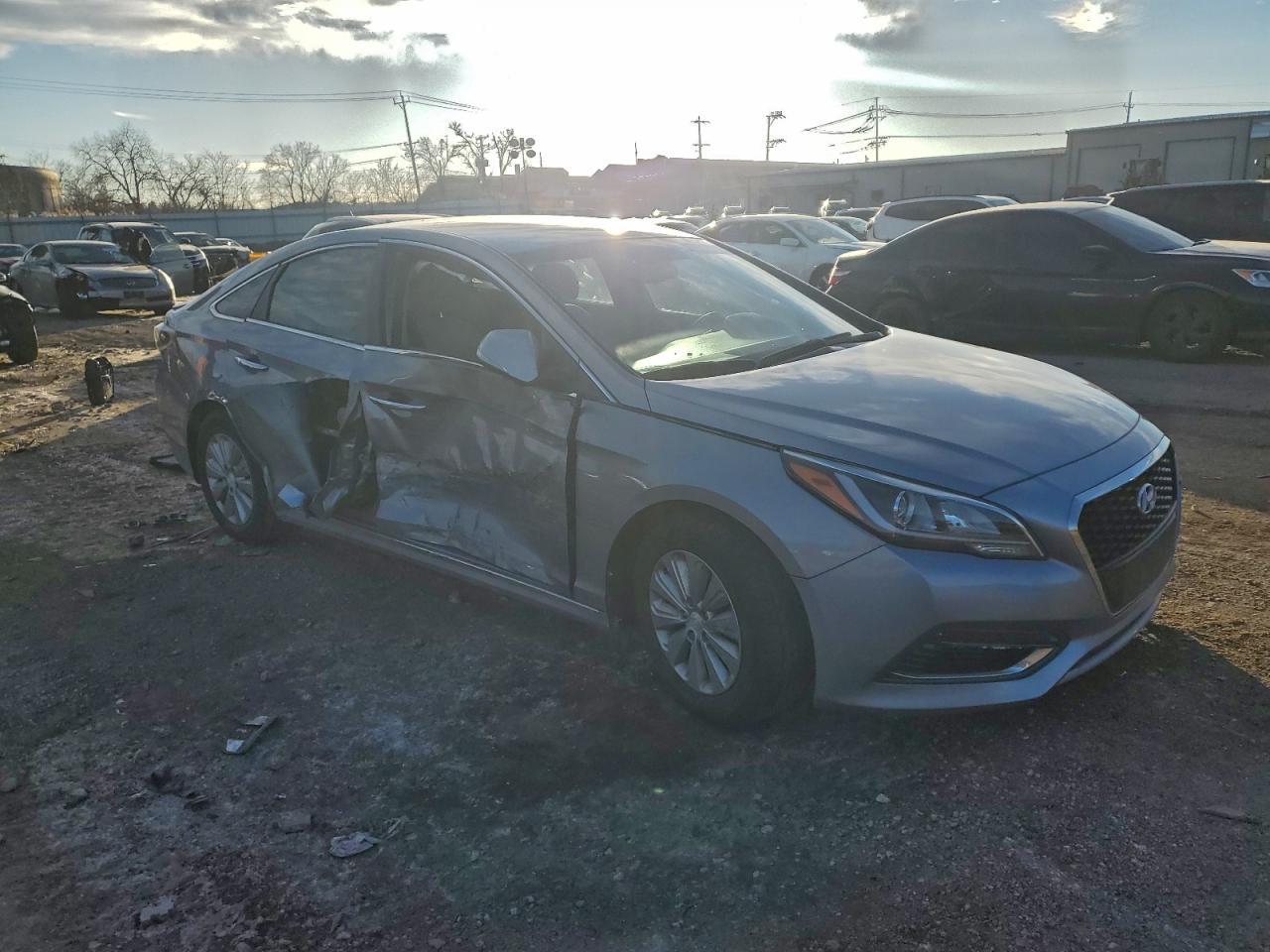 2017 Hyundai Sonata Hybrid - Фото 4