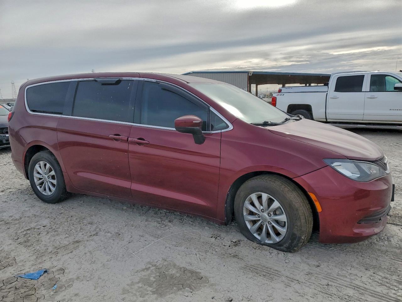 2017 Chrysler Pacifica Touring - Фото 4
