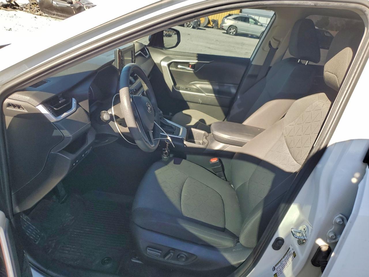 2022 Toyota Rav4 Xle - Image 7