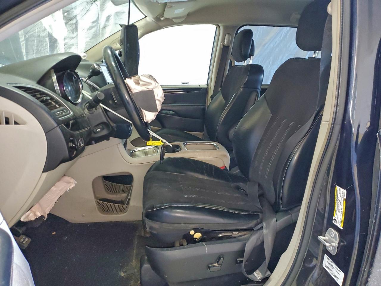 2014 Chrysler Town & Country Touring L - Фото 7