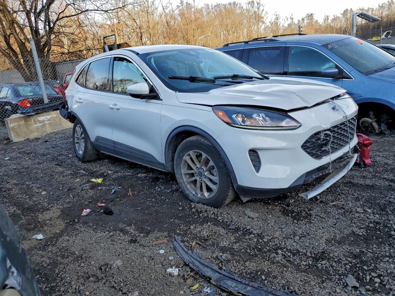 2020 Ford Escape Se - Фото 4