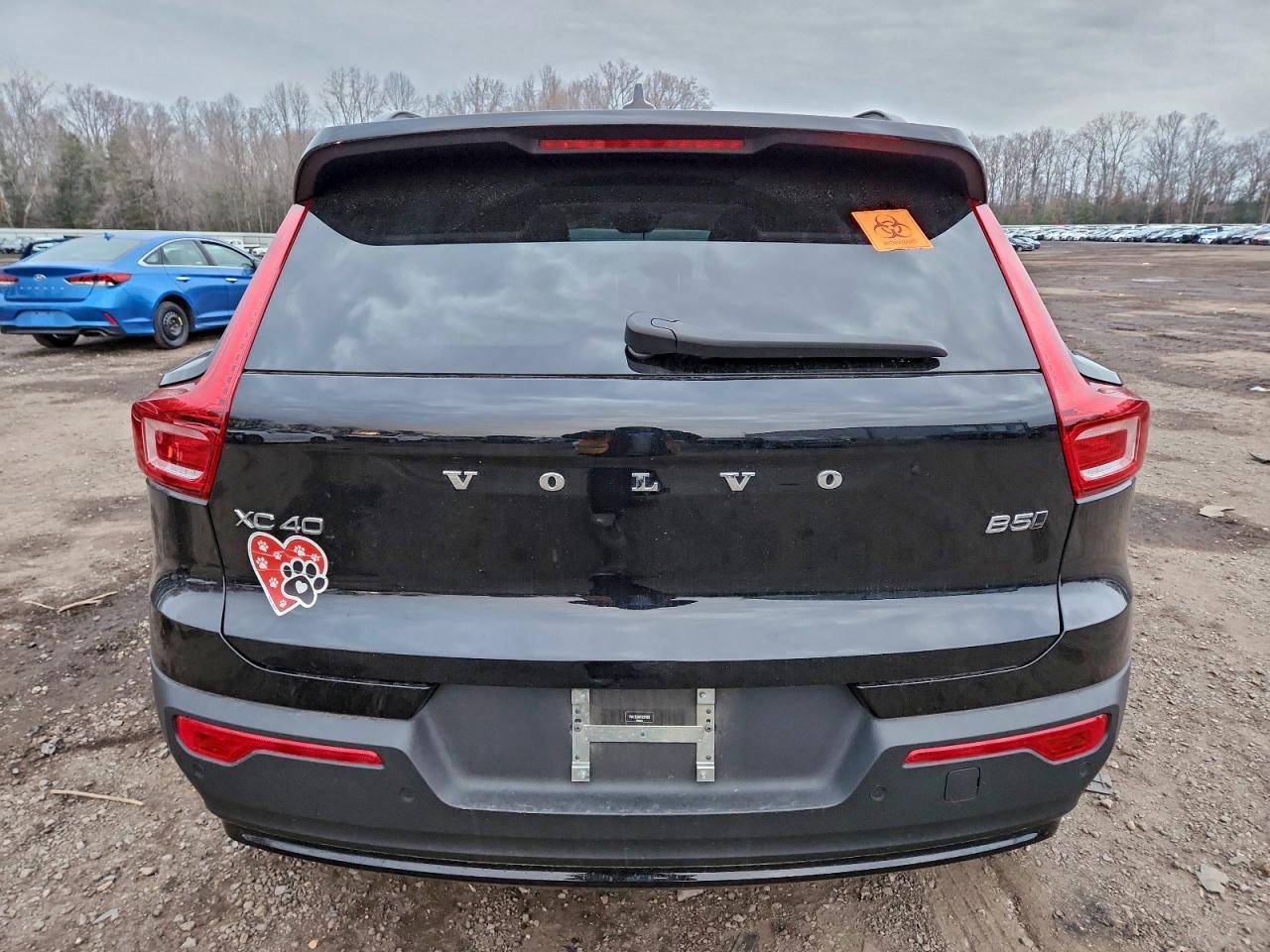 2023 Volvo Xc40 Ultimate - Image 6