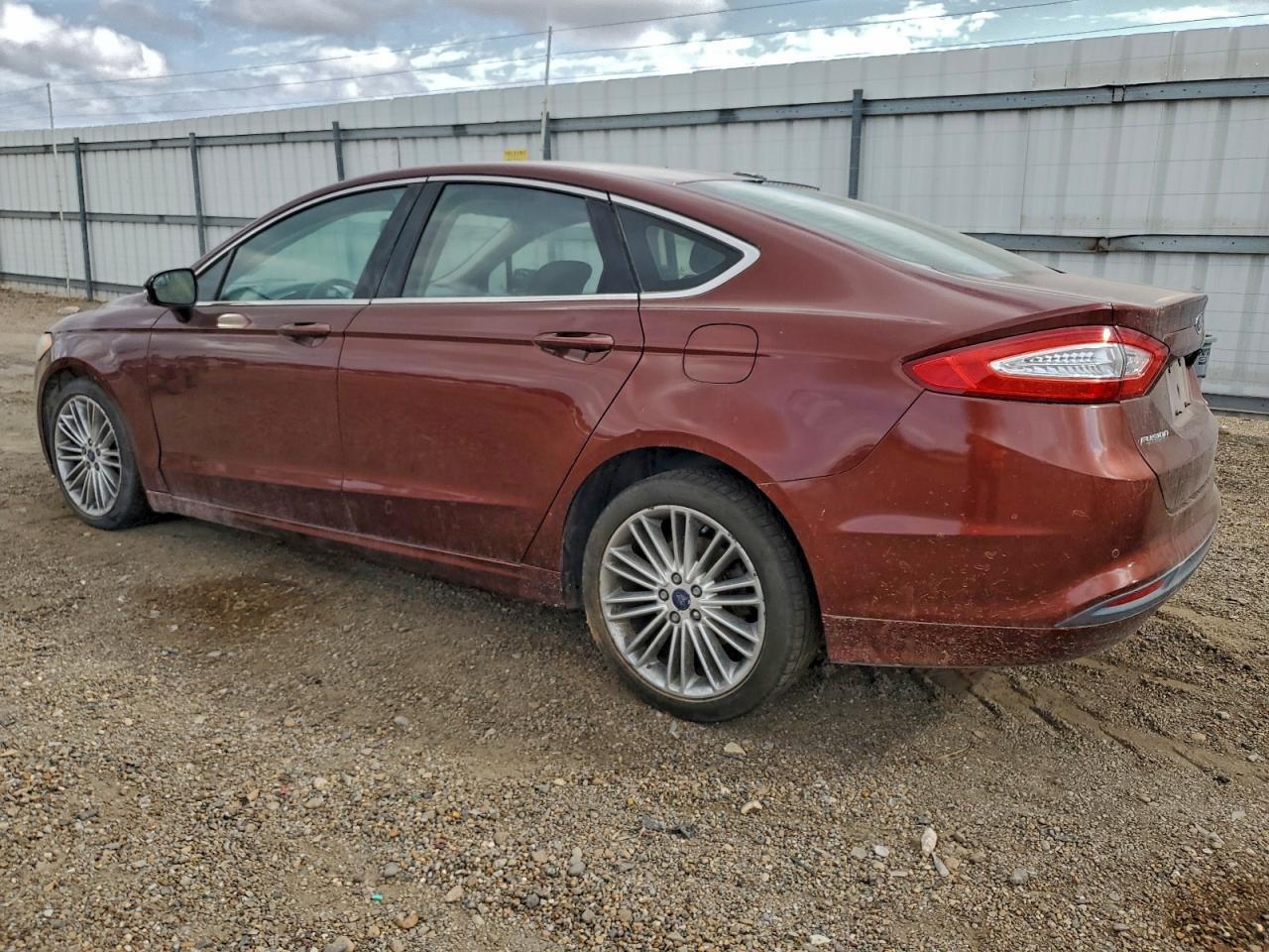 2016 Ford Fusion Se - Фото 2