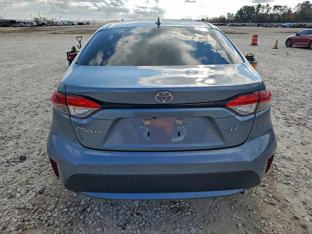 2022 Toyota Corolla Le - Image 6