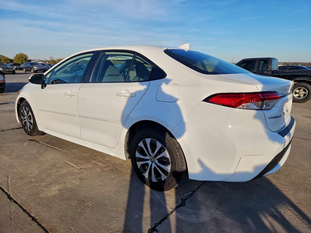 2022 Toyota Corolla Hybrid Le - Image 2