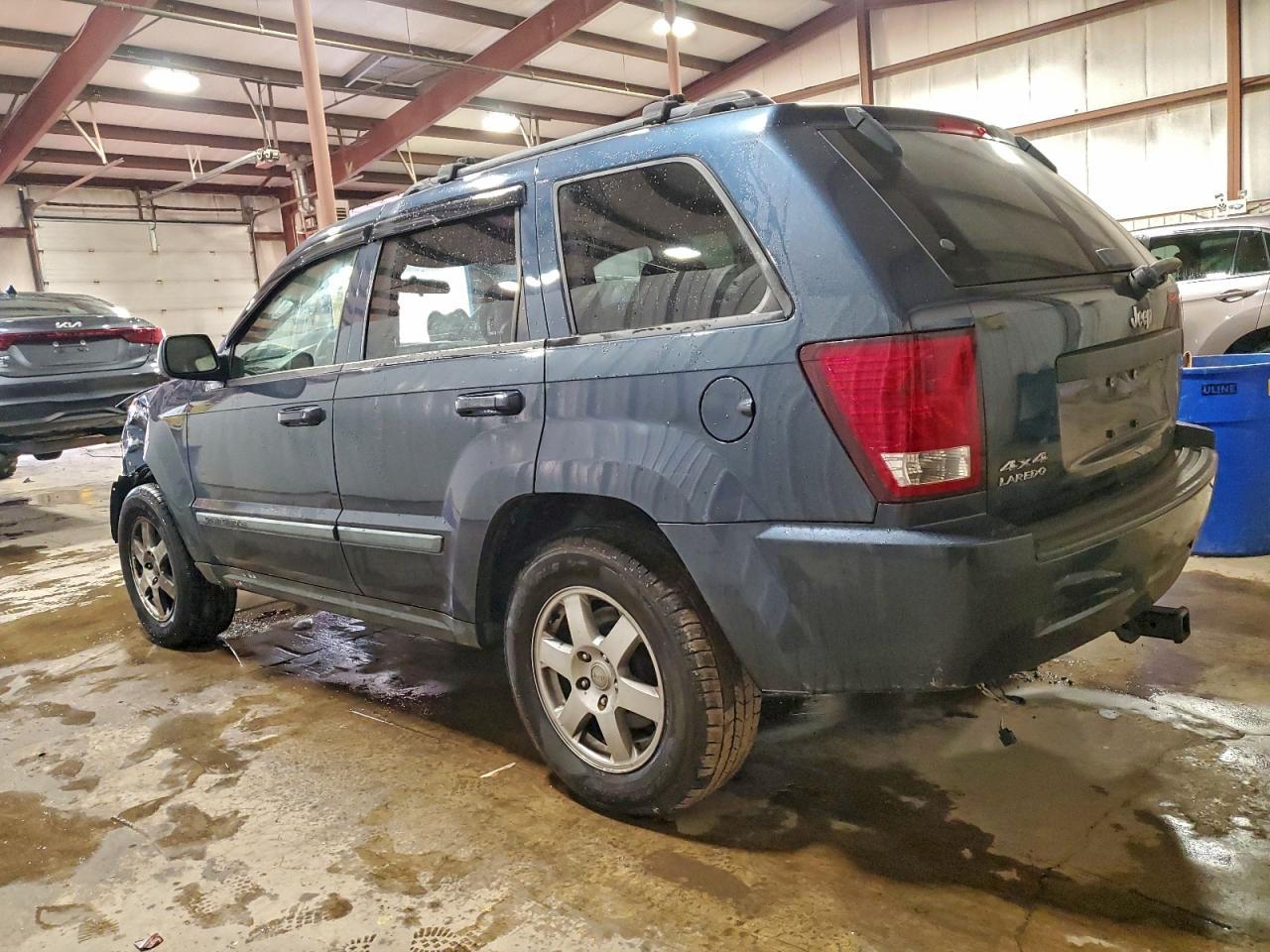 2009 Jeep Grand Cherokee Laredo - Image 2