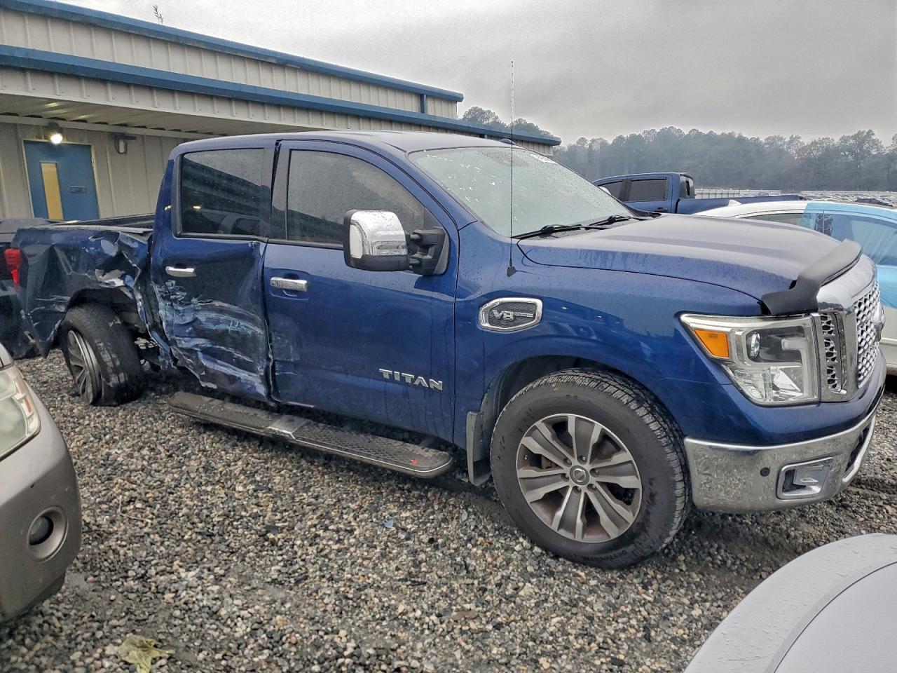 2017 Nissan Titan Sv - Image 4