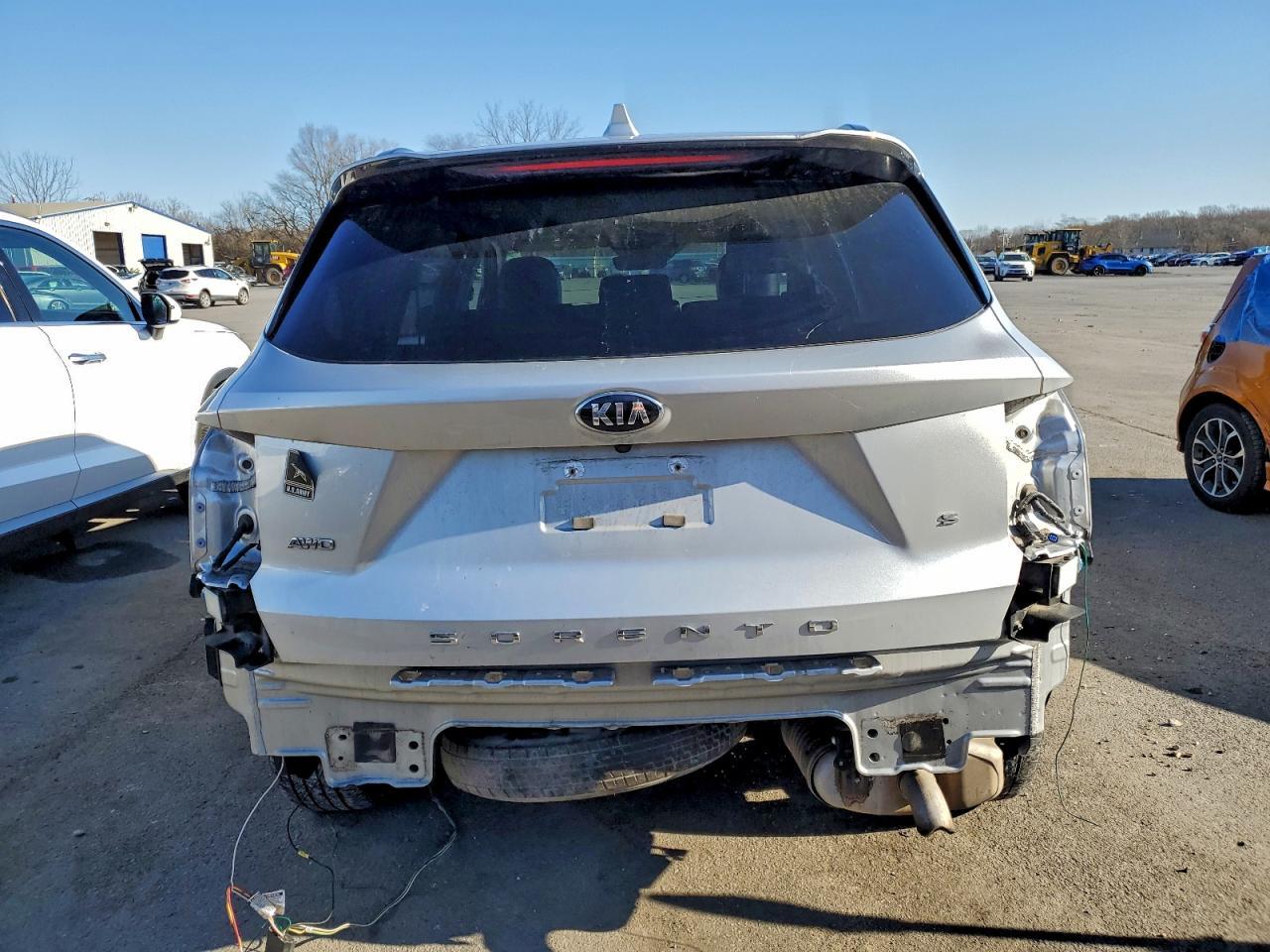 2021 Kia Sorento S - Фото 6
