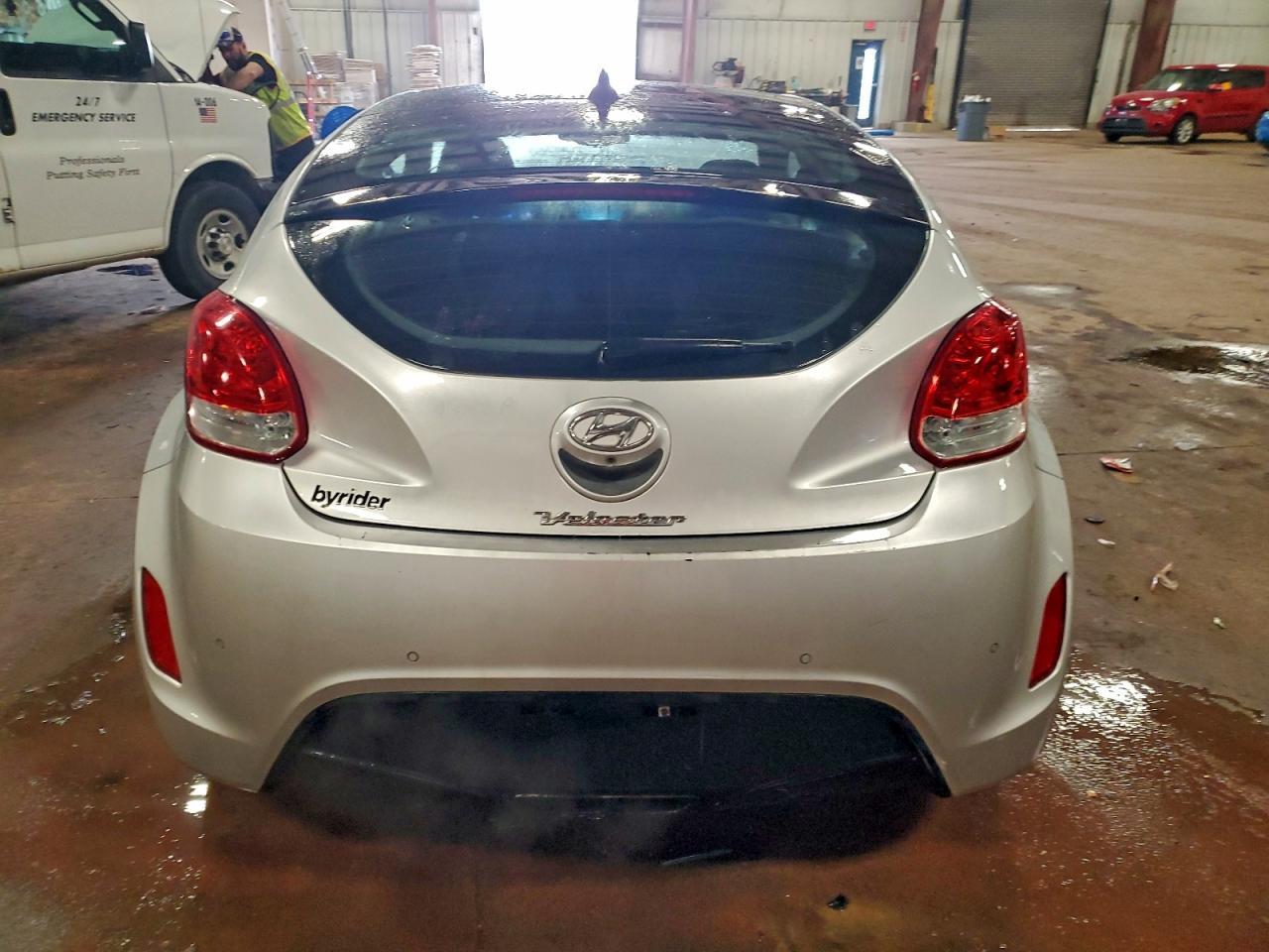 2013 Hyundai Veloster - Image 6