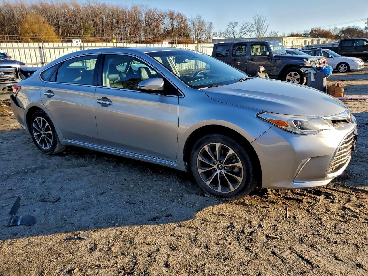 2018 Toyota Avalon Xle - Фото 4