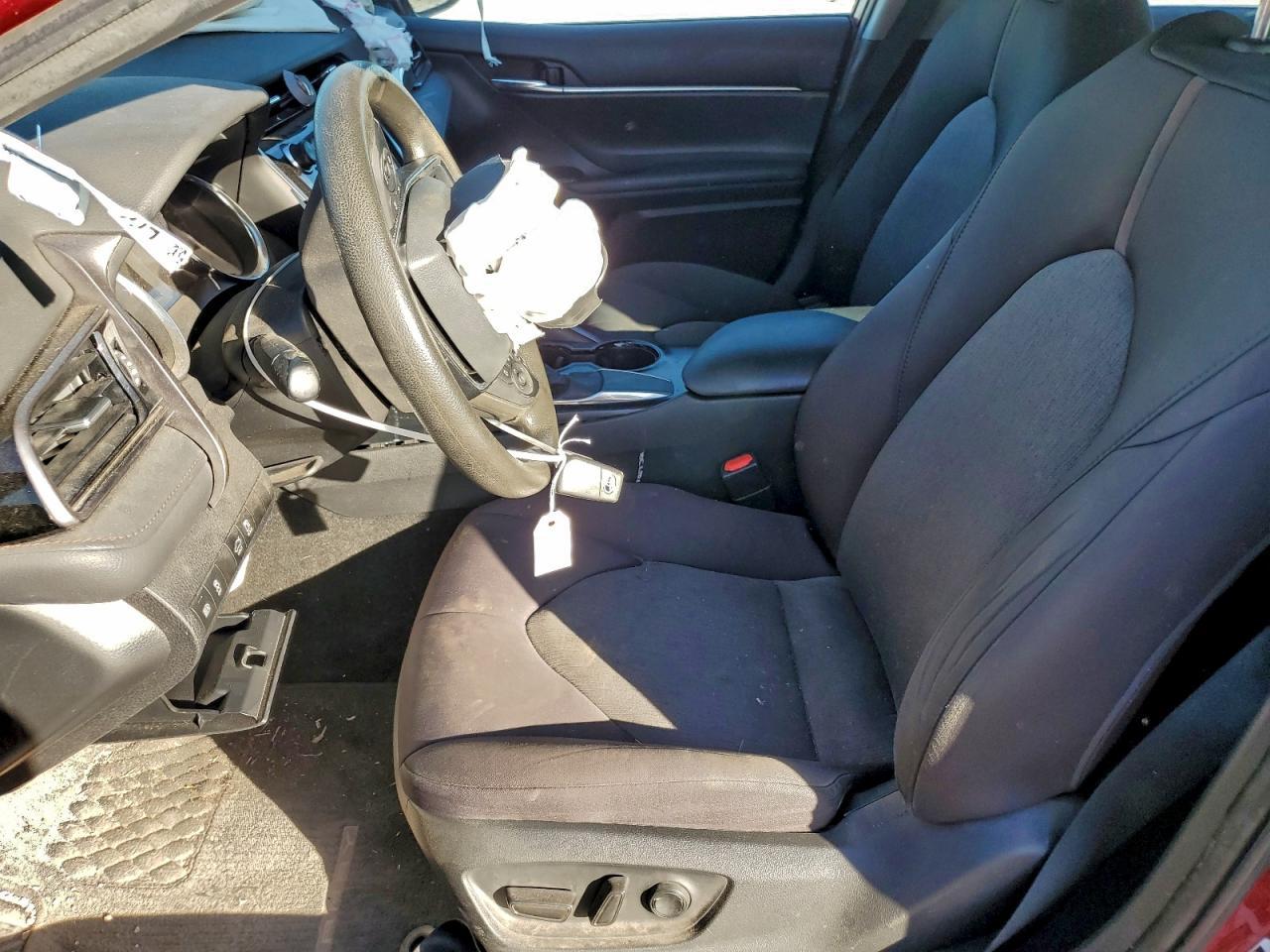 2020 Toyota Camry Le - Фото 7