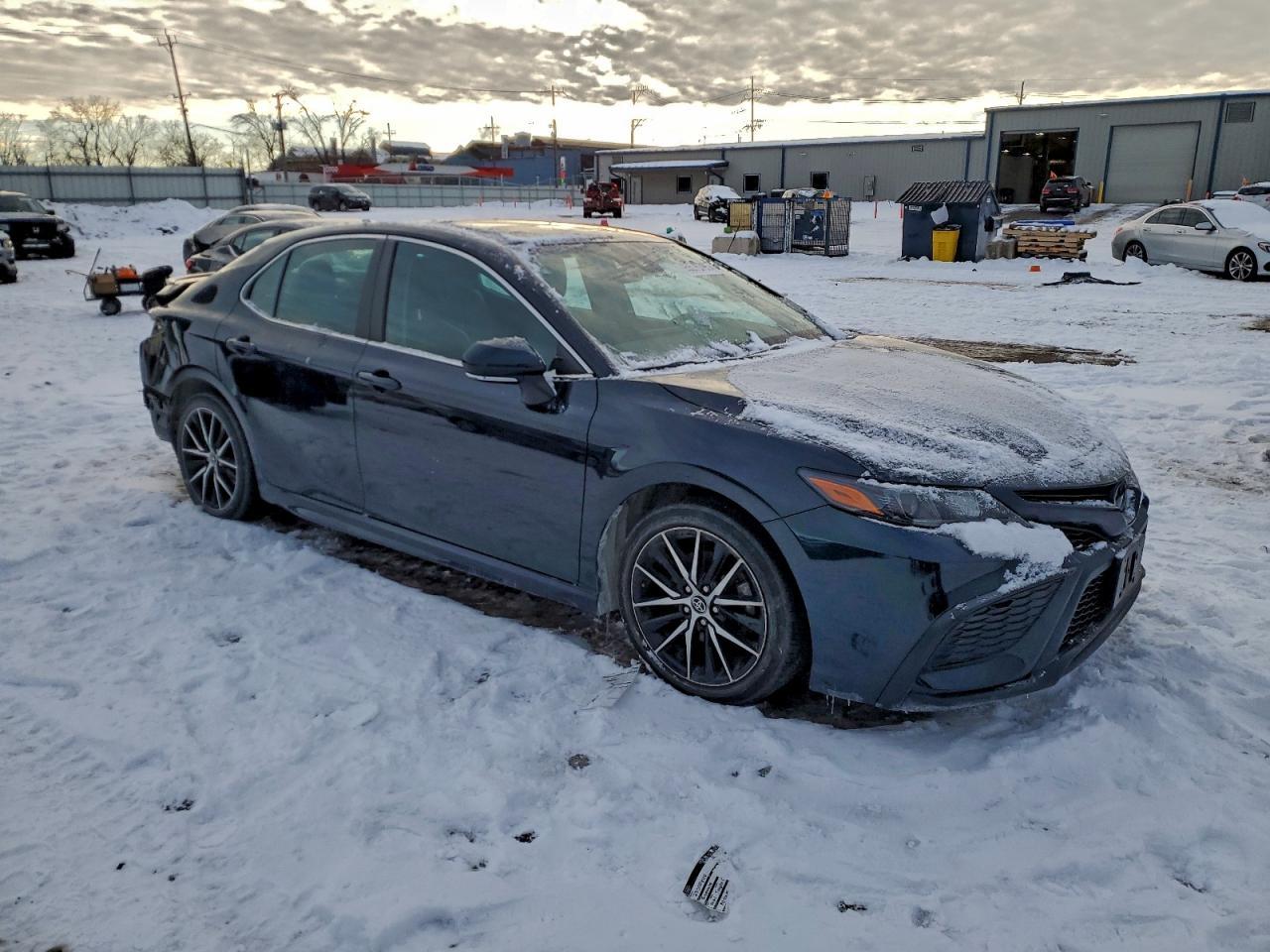 2021 Toyota Camry Se - Фото 4