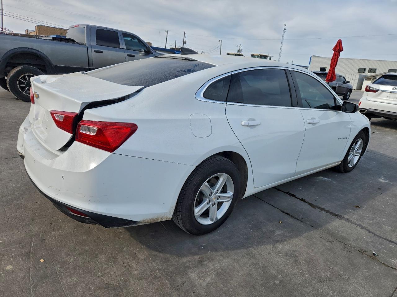2021 Chevrolet Malibu Ls - Фото 3