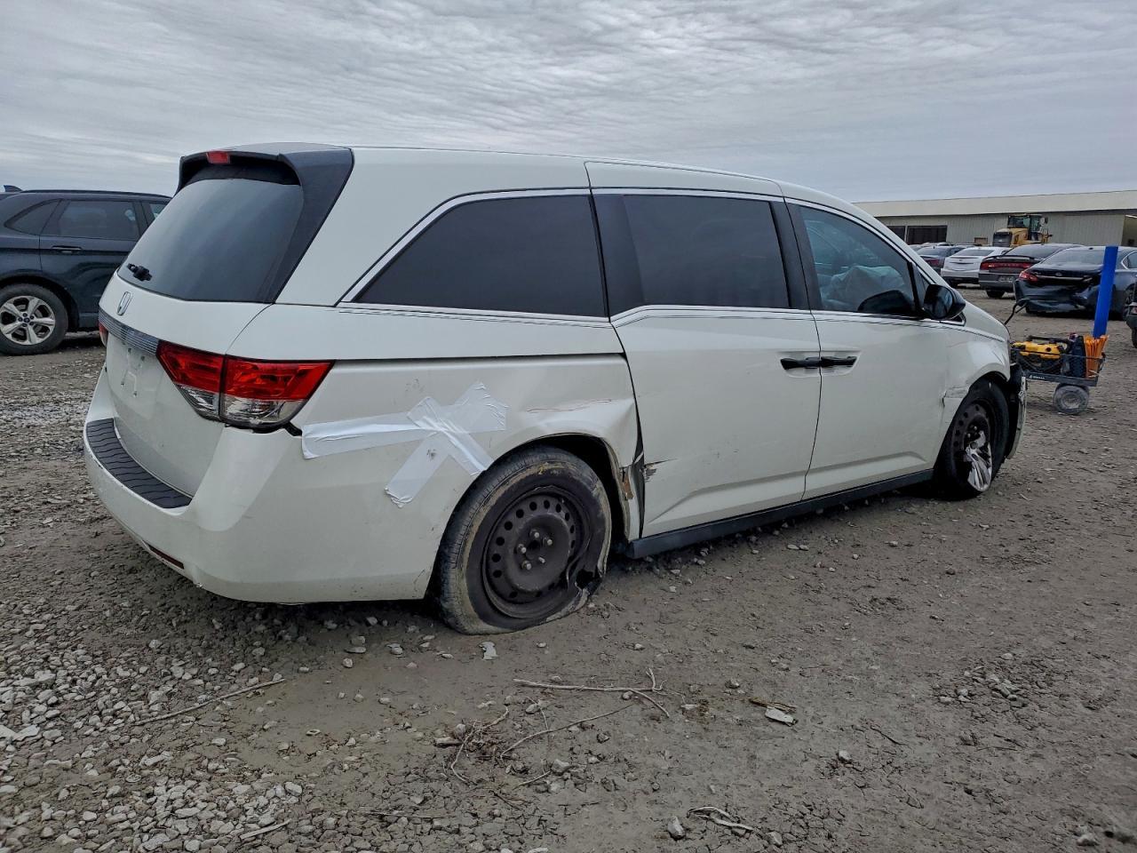 2015 Honda Odyssey Lx - Image 3
