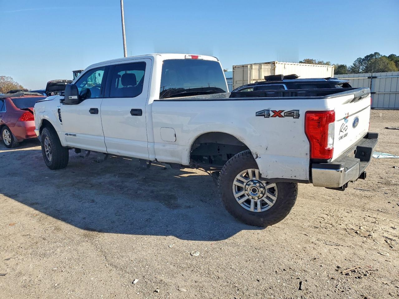 2019 Ford F250 Super Duty - Фото 2