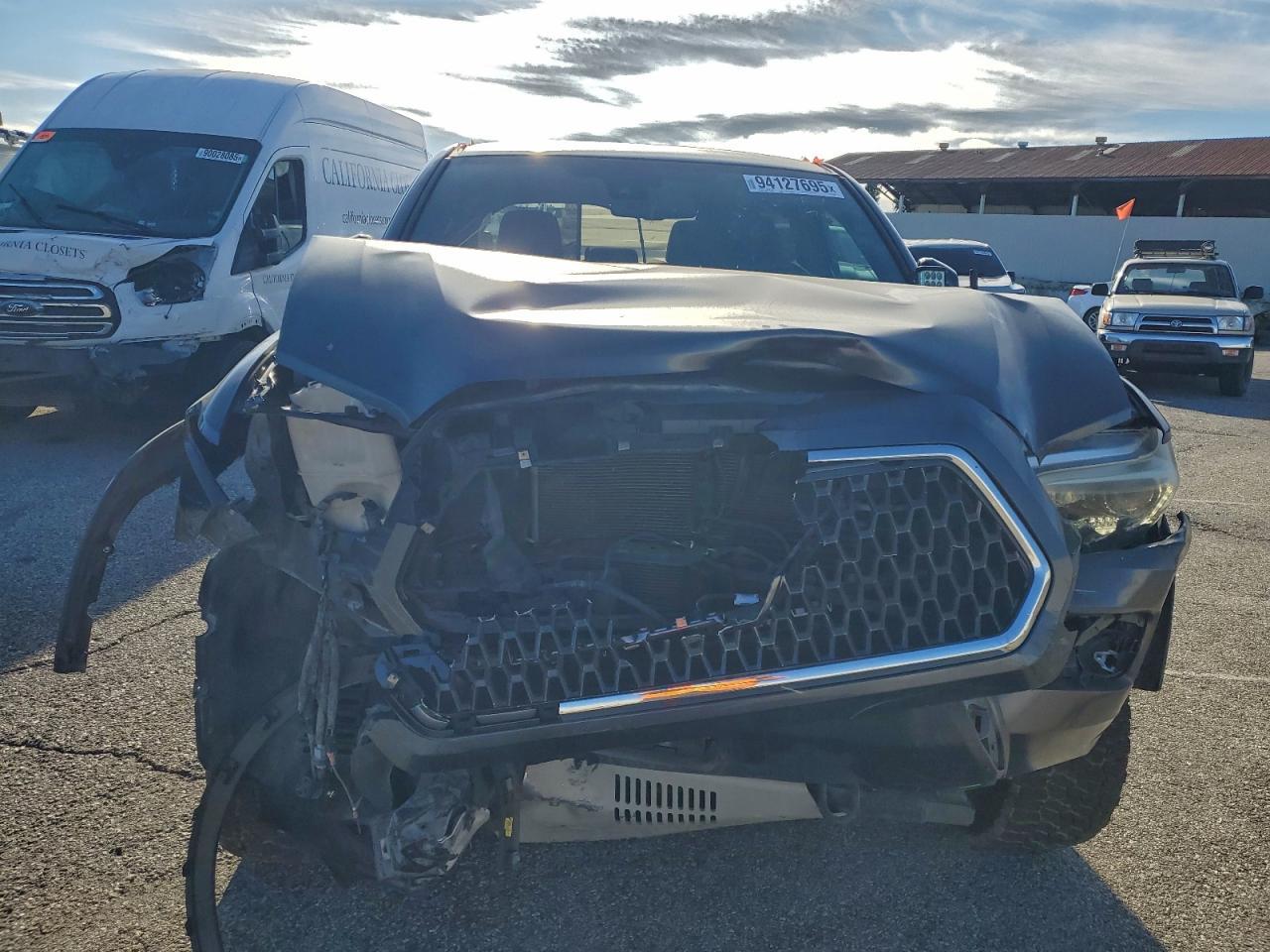 2018 Toyota Tacoma Double Cab - Image 5