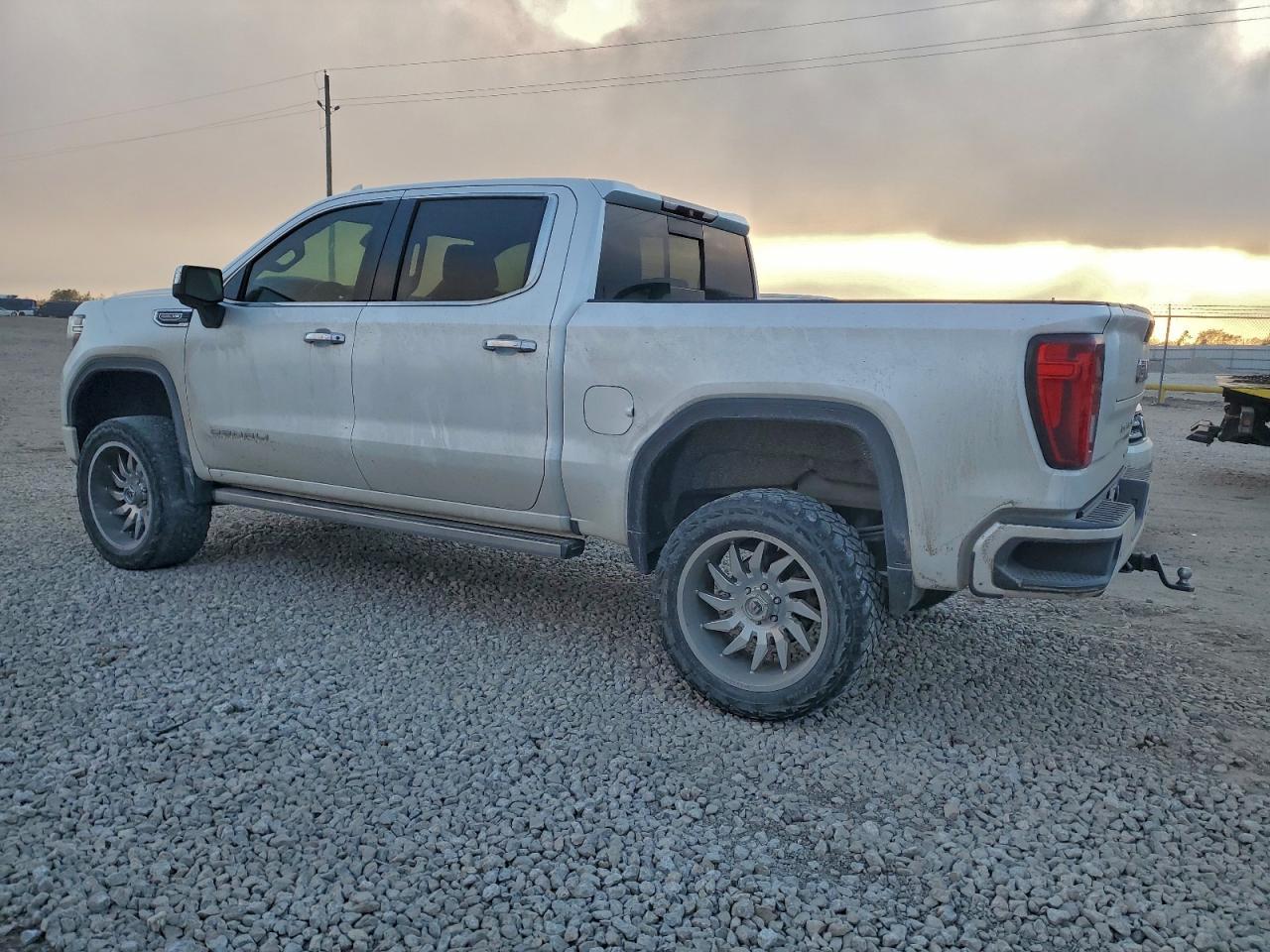 2019 GMC Sierra K1500 Denali - Image 2