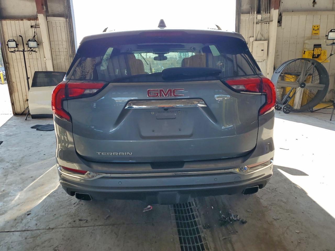 2018 GMC Terrain - Image 6