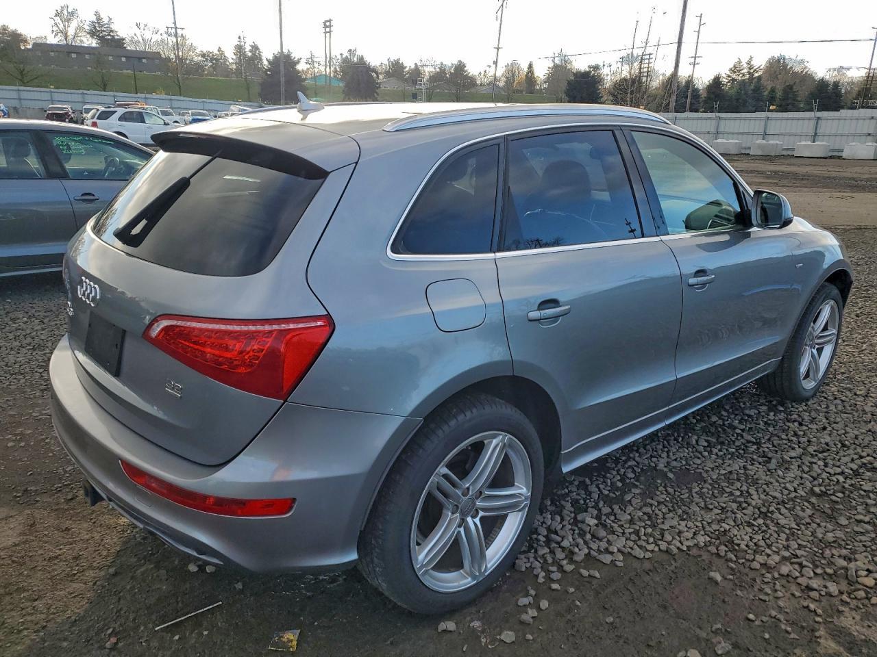 2010 Audi Q5 Premium Plus - Фото 3