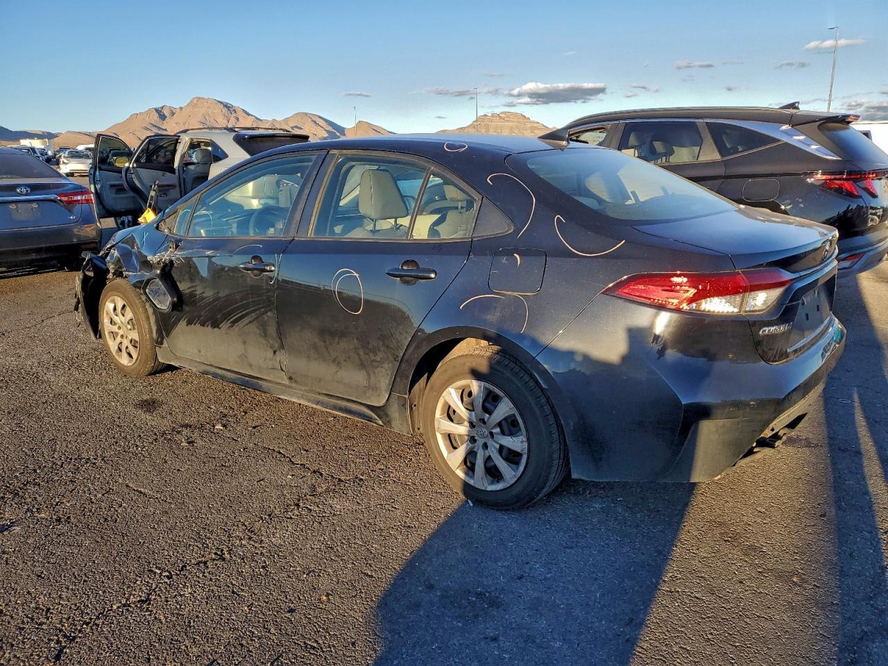 2020 Toyota Corolla Le - Фото 2