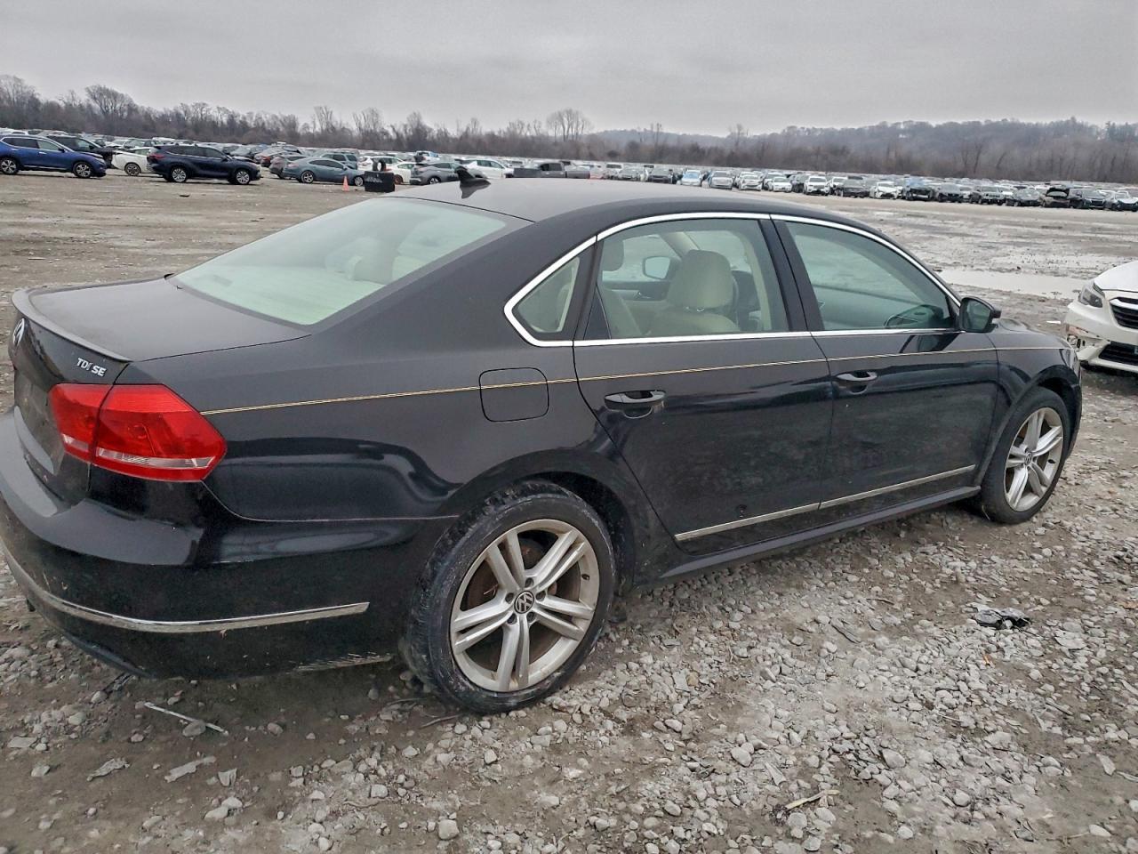 2013 Volkswagen Passat Se - Фото 3