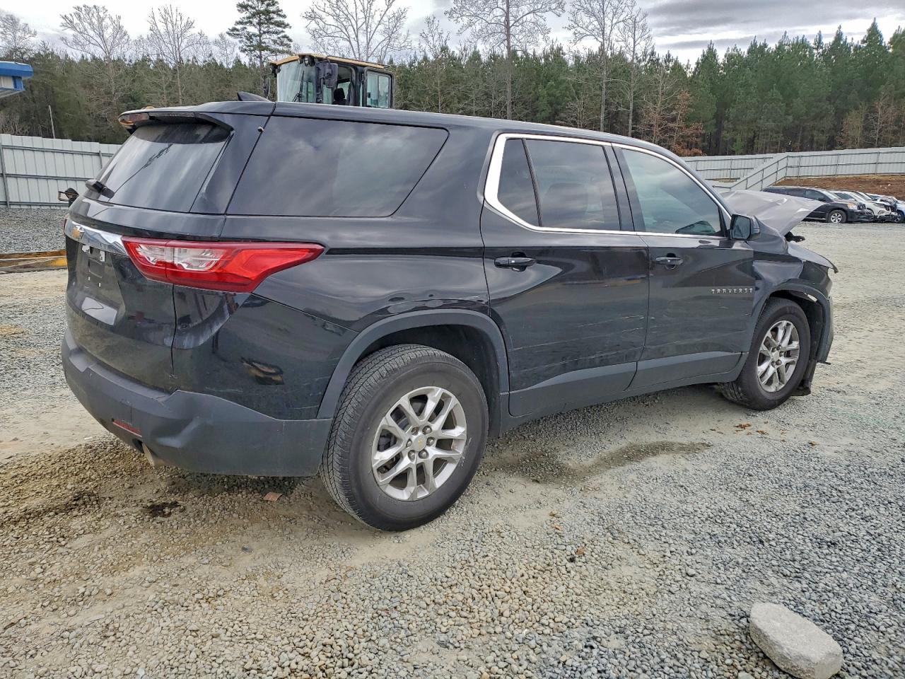 2018 Chevrolet Traverse Ls - Фото 3