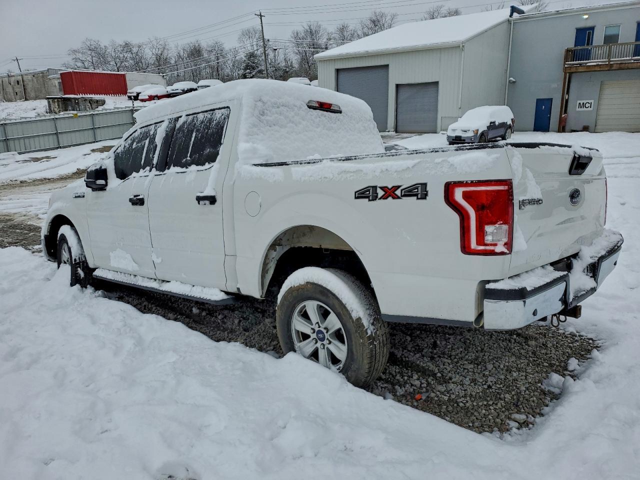 2016 Ford F150 Supercrew - Фото 2