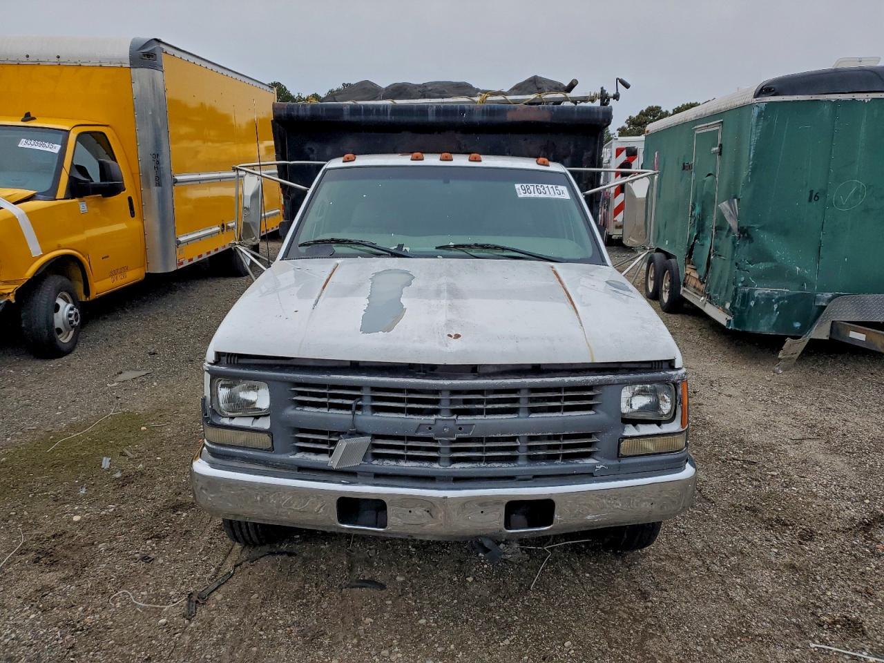 2000 Chevrolet Gmt-400 Dump Truck - Image 5