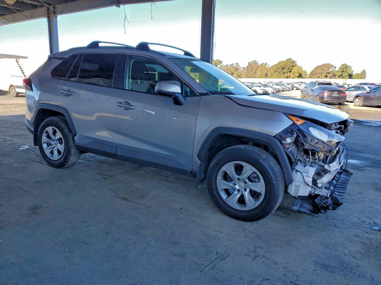 2020 Toyota Rav4 Le - Image 4