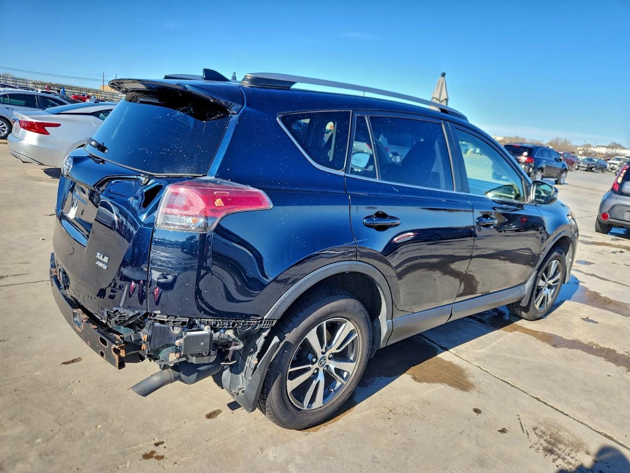 2017 Toyota Rav4 Xle - Фото 3
