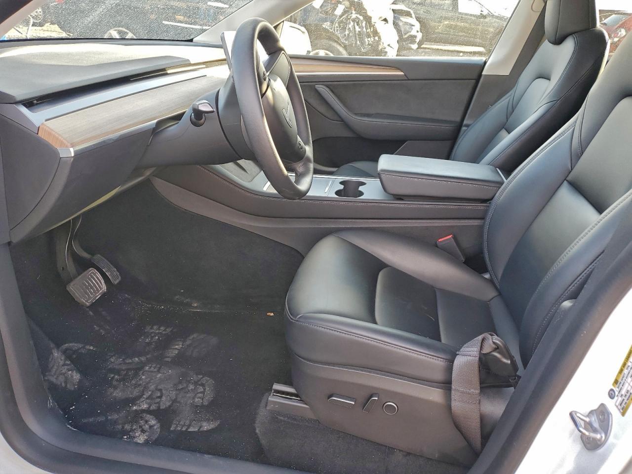 2022 Tesla Model Y - Image 7
