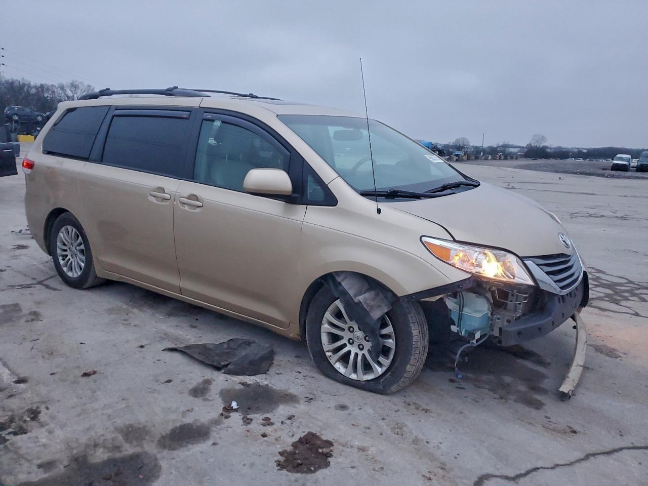 2011 Toyota Sienna Xle - Фото 4