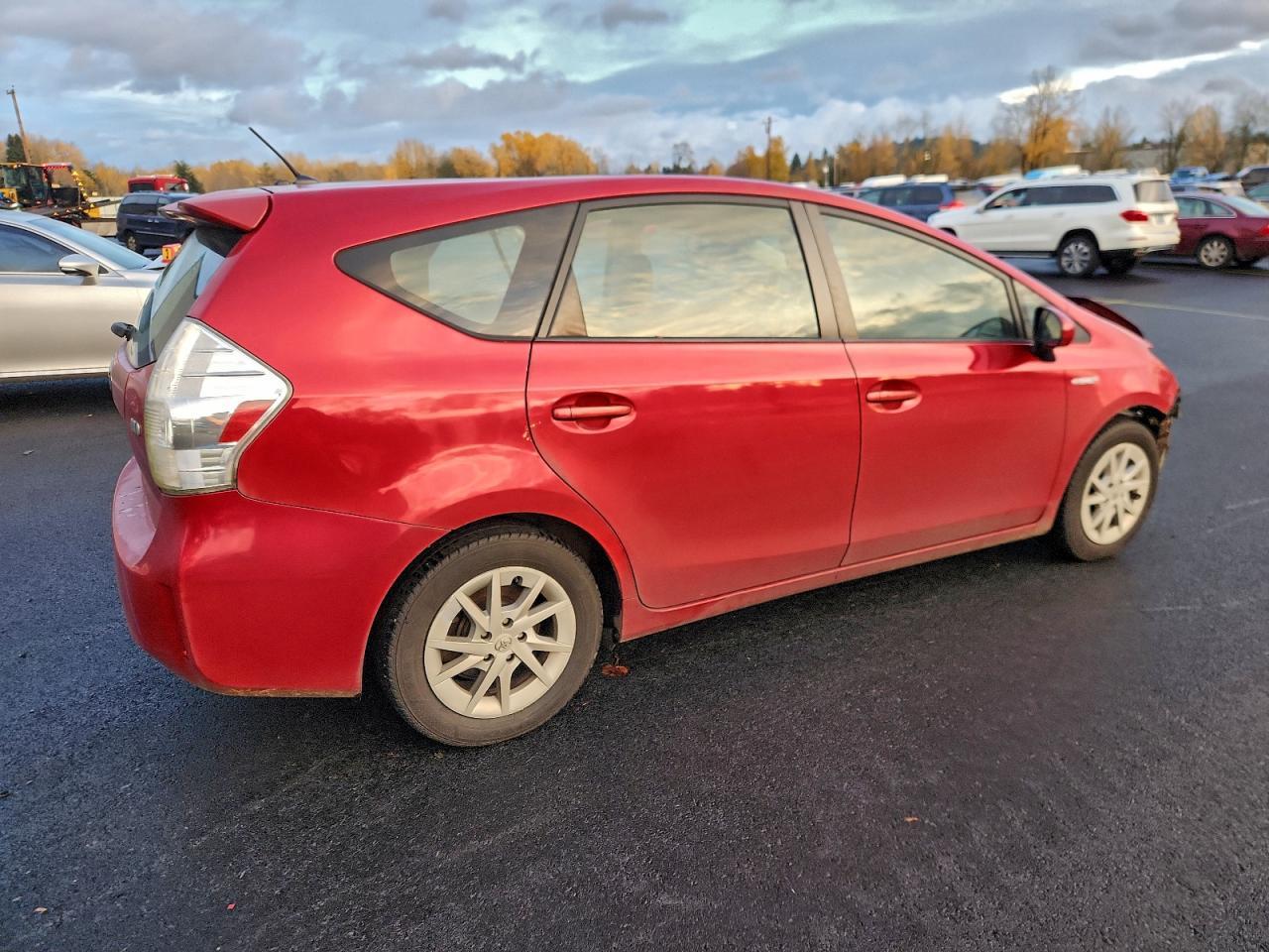 2014 Toyota Prius V - Image 3