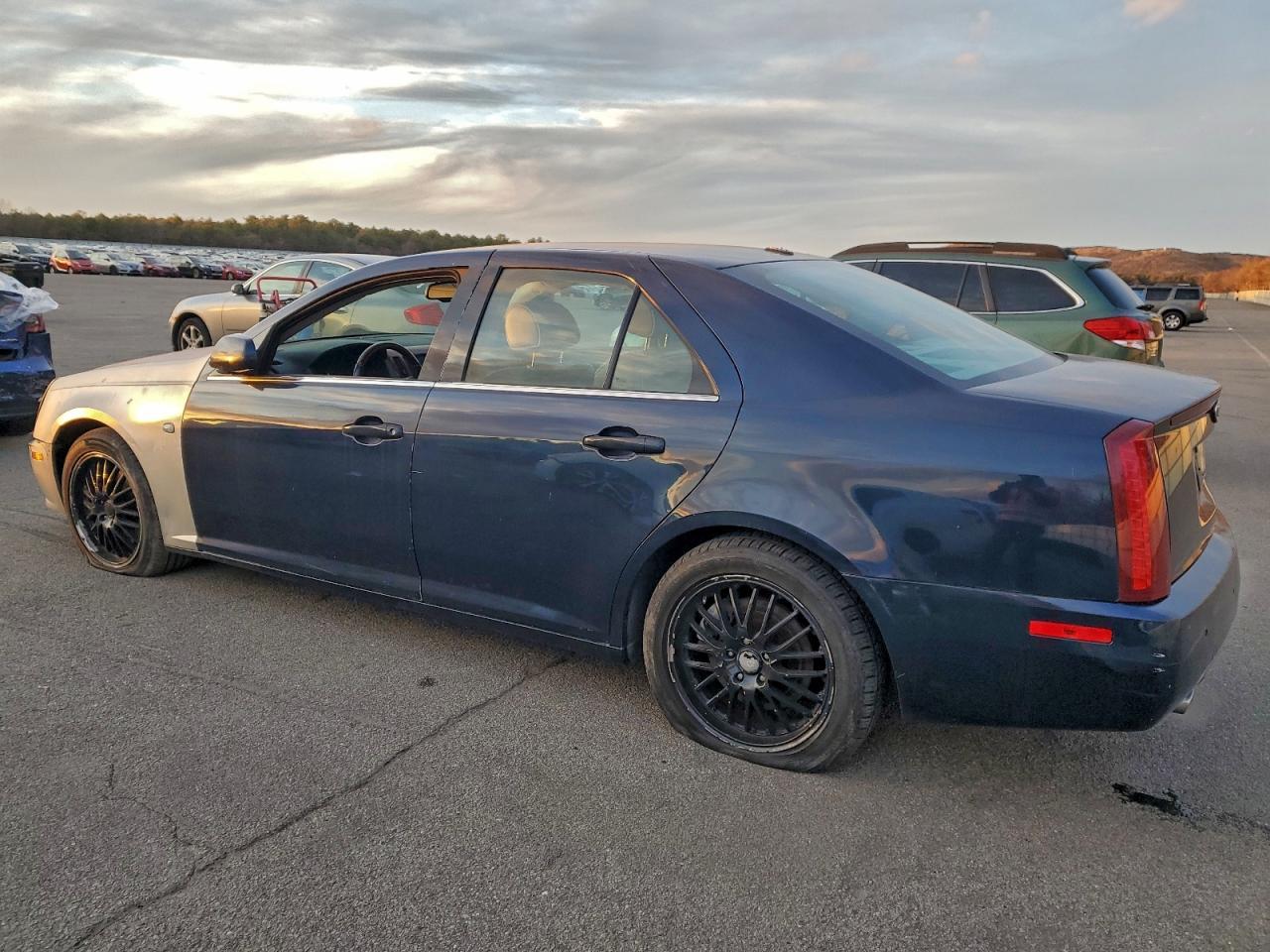 2007 Cadillac Sts - Image 2