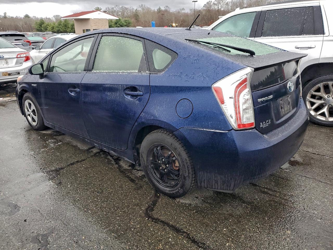 2015 Toyota Prius - Image 2