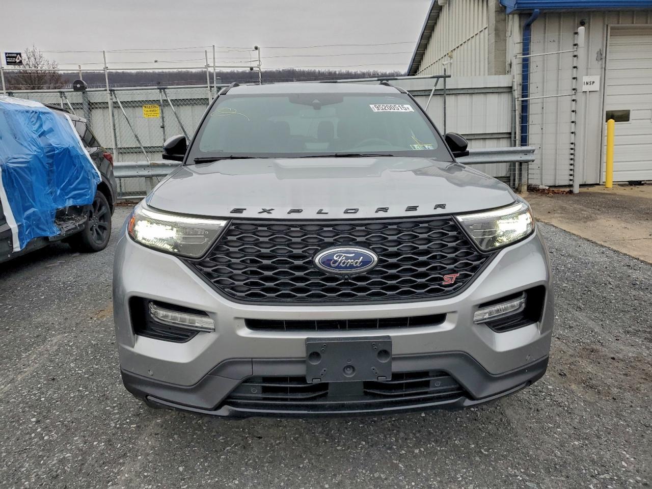 2023 Ford Explorer St - Image 5