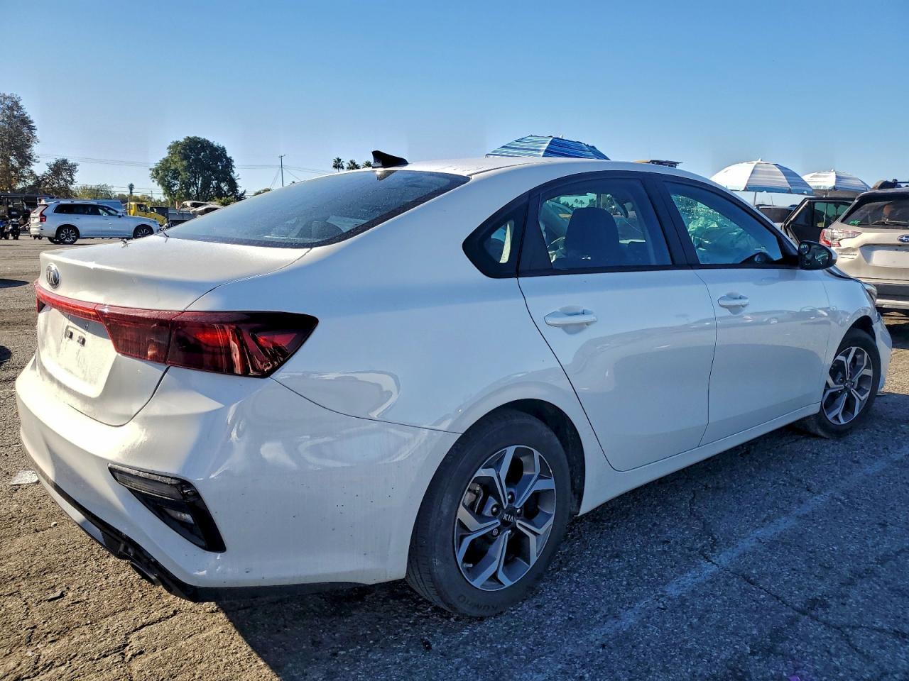 2021 Kia Forte Fe - Фото 3