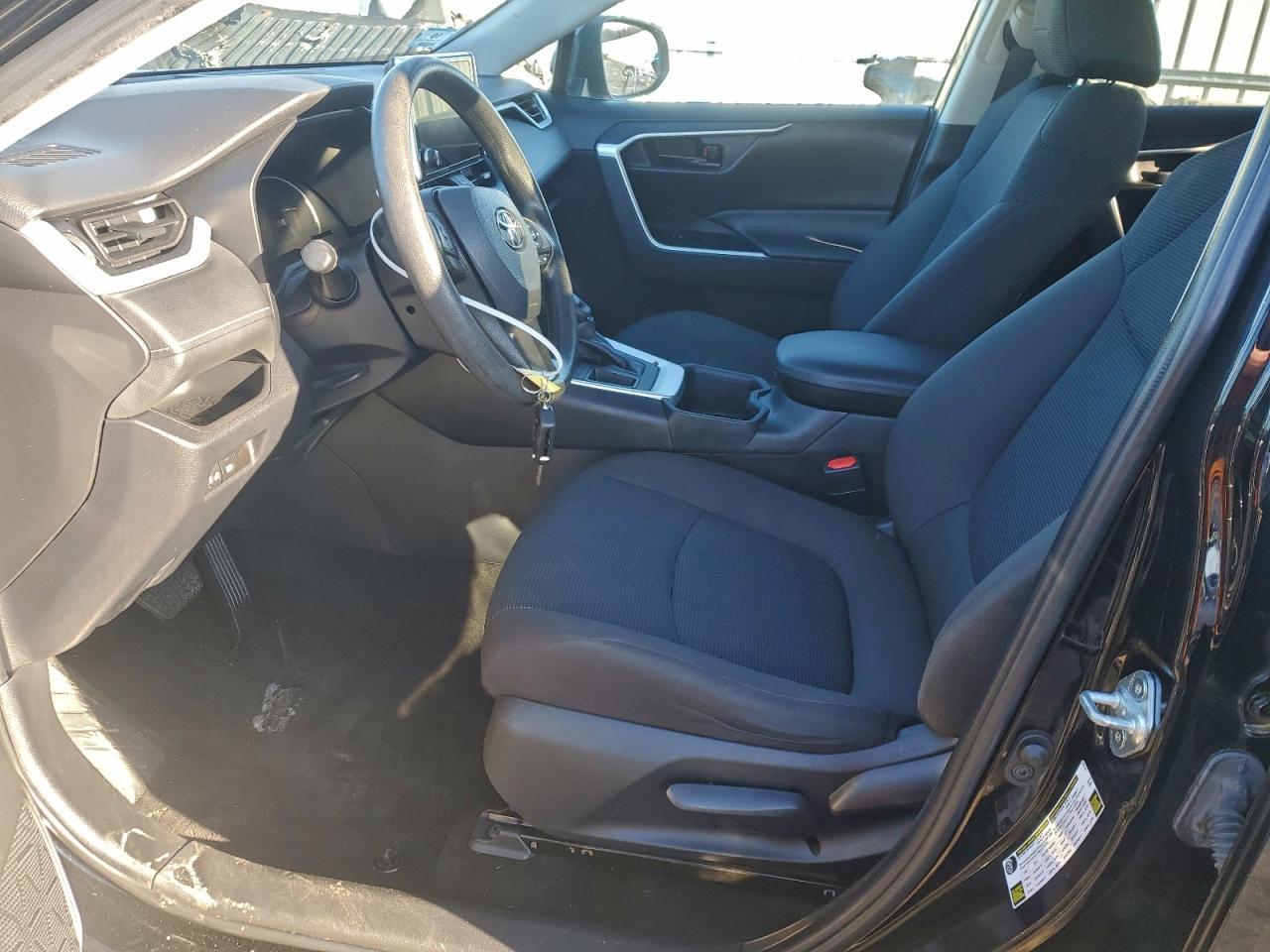 2023 Toyota Rav4 Le - Image 7